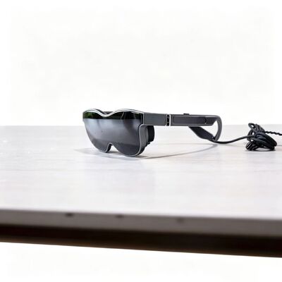 Occhiali intelligenti VR a risoluzione immersiva 1080P con display montato sulla testa a 70° FOV e connettività USB-C